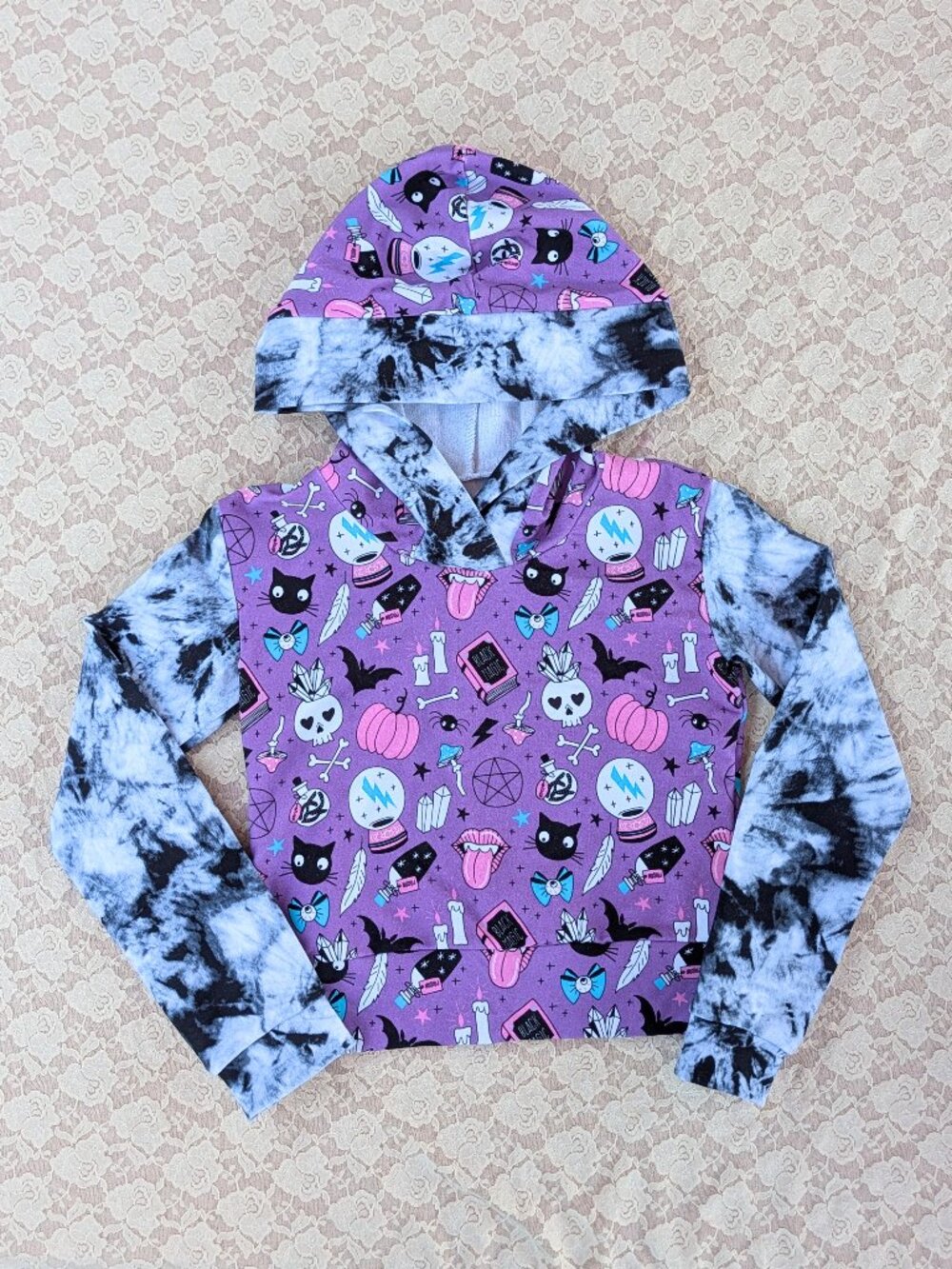 Small shop handmade Halloween-themed kids cropped hoodie EUC size 7